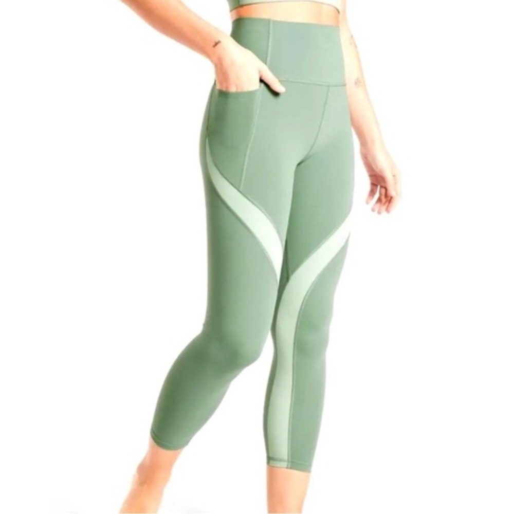 🆕‎ Athleta Athleta Stash Pocket Colorblock 7/8